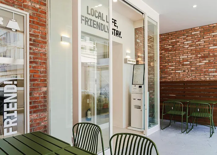 Local Friends Hotel Sinchon Motel 2*