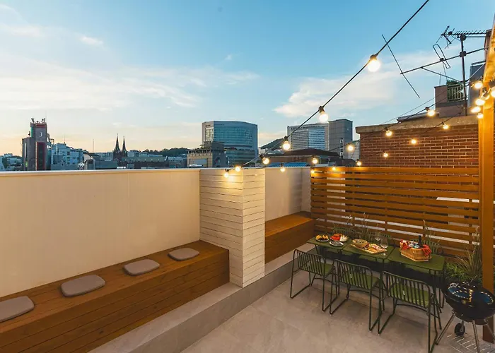 Local Friends Hotel Sinchon Seoul
