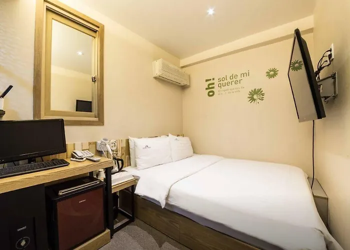 Local Friends Hotel Sinchon Motel 2*